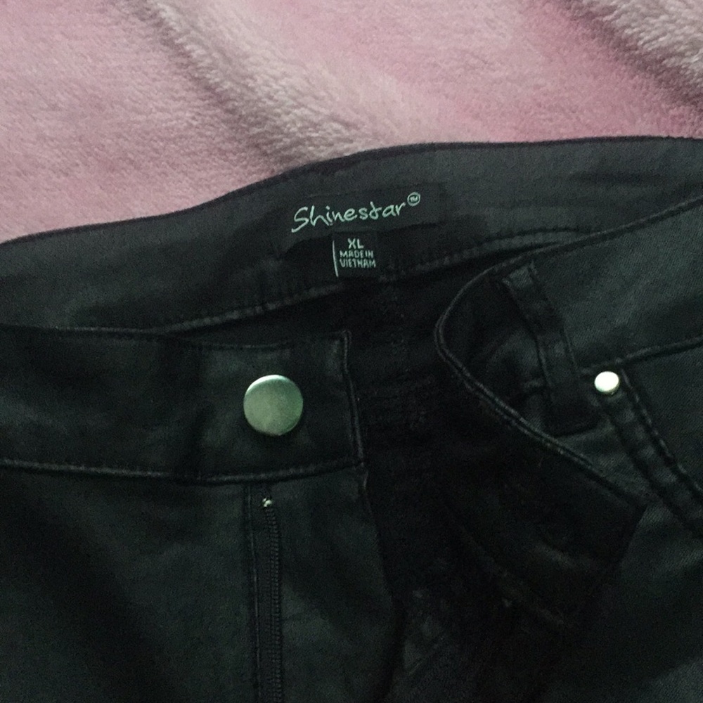 🖤 - Picture 3 of 4